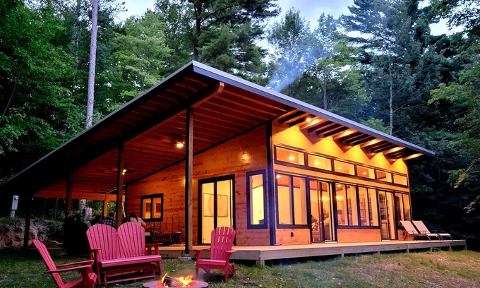 Hayward Cabin | Modern Cabin with Classic Northwoods Experience.Close to Trails
