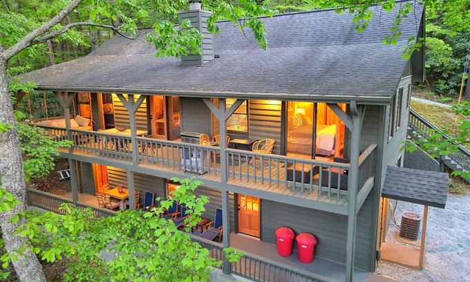 Clayton Cabin | Modern Cabin with Great Views Close to Downtown Clayton