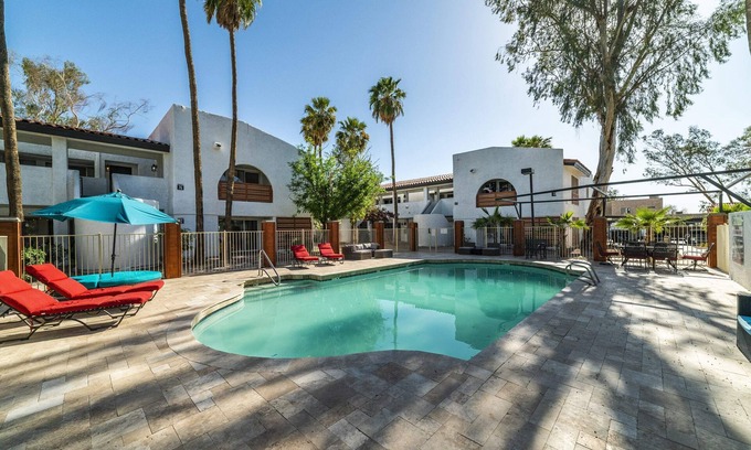 Casa Grande Condo | Modern Casa Grande Paradise heated pool condo NO PETS ALLOWED