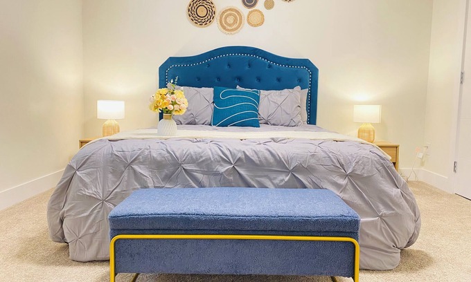 Jasper Place House | *Modern*Central Location*Cozy Guest Suite*Sleep 4