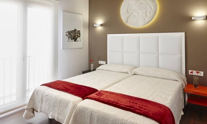 Centro - Sagrario Apartment | Modern, centrally located and with free car park