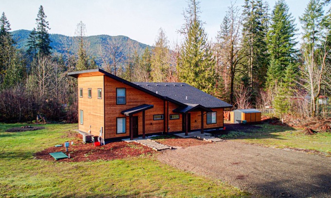Mount Hood Village Cabin | Modern Chalet Duplex - 2