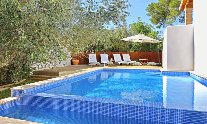 Son Baulo House | Modern chalet: private pool, 2 terraces, 700m to beach, quiet residential area