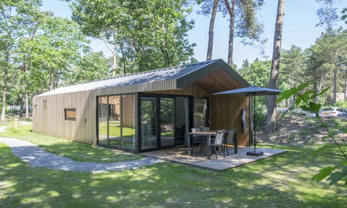 Municipality of Geldrop-Mierlo Ski Chalet | Modern chalet with air conditioning, on a holiday park at 12 km. from Eindhoven