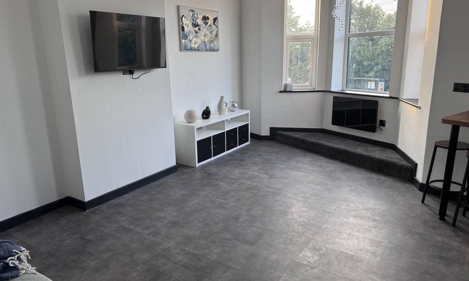 Old Trafford Apartment | Modern City Apartment in Manchester