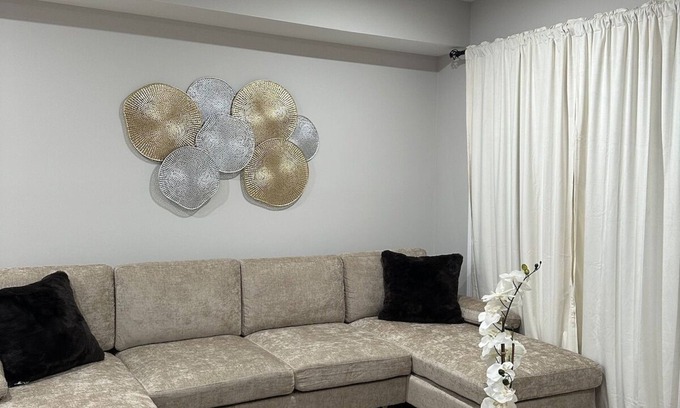 Ampere House | Modern City Near Downtown Newark, NYC, EWR