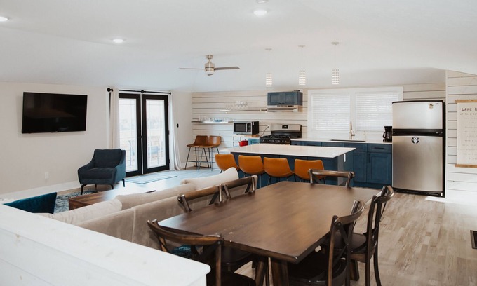 Beachwood-Bluffton House | Modern coastal bungalow walking distance to beautiful Lake Michigan.