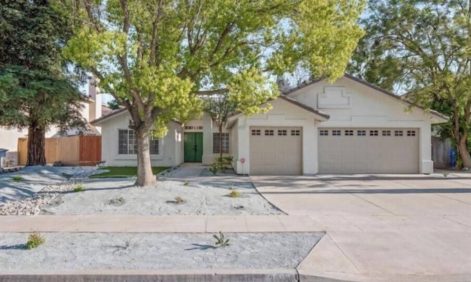 Clovis House | Modern Comfort: Clovis Edition