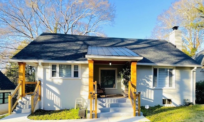 Greenville - Spartanburg House | Modern Comfort in Downtown Greenville 4br 2ba