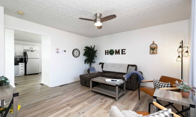 Cartersville House | Modern Comfort in Updated Townhouse with 2 Private Bedrooms & Bathrooms