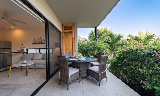 R Condo | Modern condo in cetral location