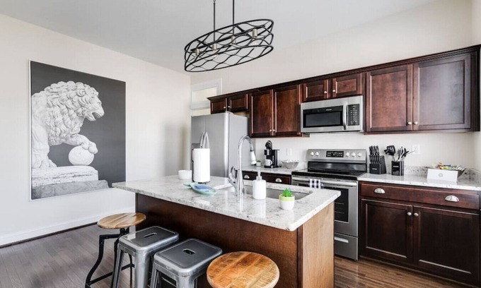 Church Hill Apartment | Modern, Convenient Gem: Urban Retreat 'n Richmond