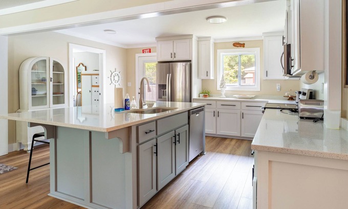 Valona House | Modern Costal Getaway in Townsend 4BR 2 BA