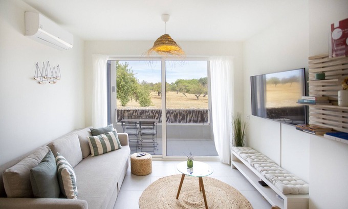 Conceicao e Cabanas de Tavira Apartment | Modern, cosy and with a pool
