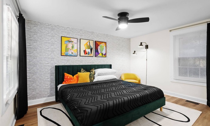 Rocky Mount House | Modern Cottage - City Centern