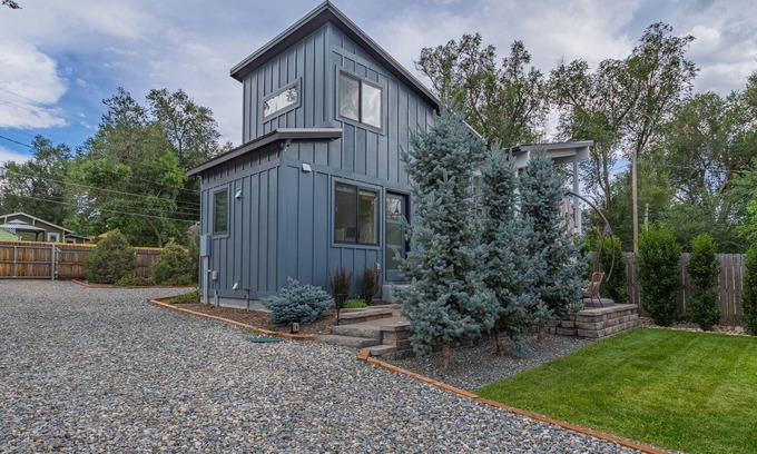 Central Colorado Springs Cottage | Modern Cottage Vibe - Springs Retreat + Hot Tub