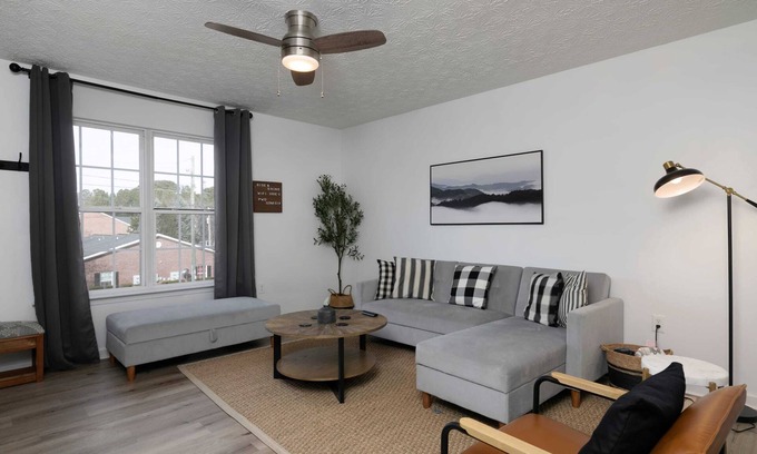 Cartersville House | Modern Cozy 2 BR Farmhouse style Townhome with Two Private Baths