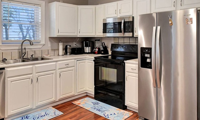 Kreole House | Modern & Cozy 3BR/2BA Netflix Big Parking