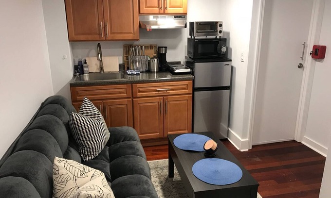 Williamsburg Apartment | Modern & Cozy Apt in WB with W/D in unit!