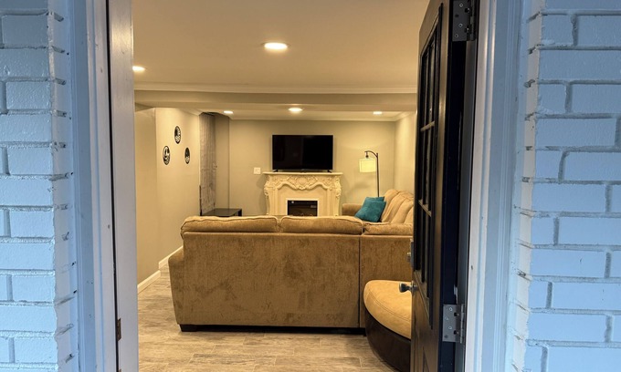 Marietta Apartment | Modern Cozy Smart Studio with King Bed & SofaBed - Private Entrance and Garden