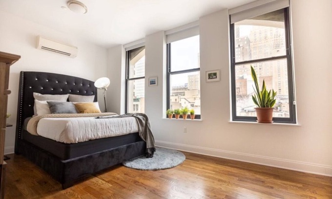 Downtown Newark Condo | Modern Downtown Loft Newark/EWR/PennStation/PrudentialCenter/NJPAC