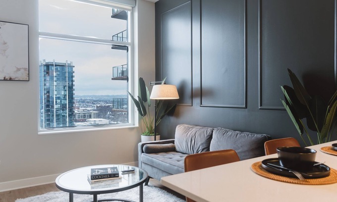 The Gulch Apartment | Modern Downtown Nashville Studio. Free Parking!
