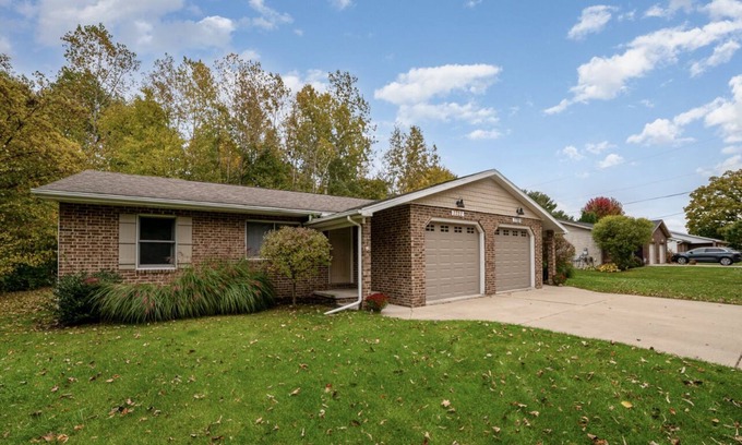 Freeland Apartment | Modern duplex in a great neighborhood!
