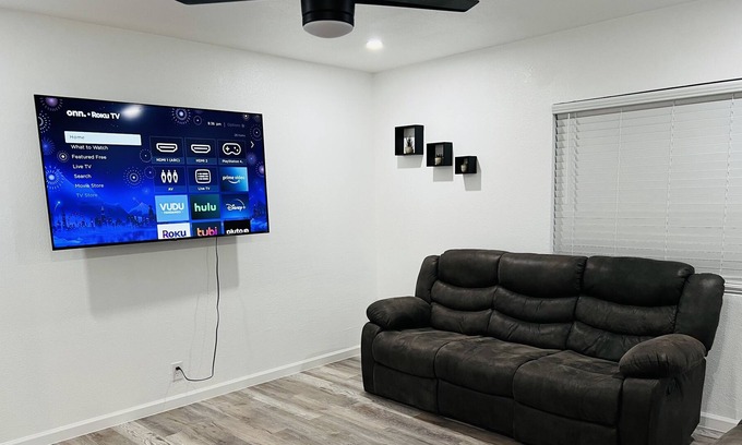 Eloy House | Modern| Eloy| SkyDive| Near I10