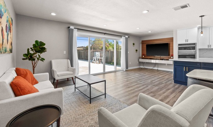 Fremont House | Modern Entire Home 4B2B w/ Pool in Fremont Silicon Valley