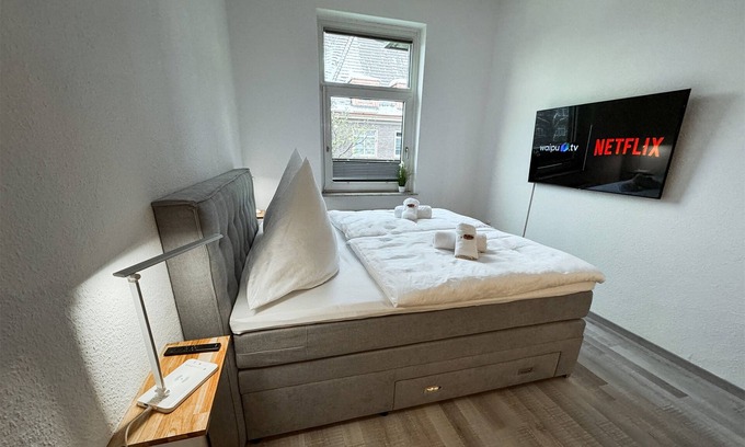 Sudstadt-Bult Apartment | modern equipped business apartment kitchen | Netflix | Südstadt | Maschsee