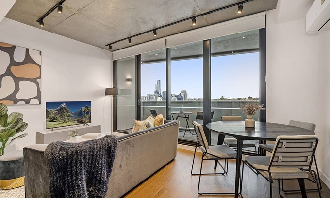 Cremorne Apartment | Modern, Executive 1 Bedroom Apartment With Balcony