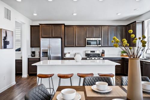 Commerce City House | Modern Executive Home Close to DEN