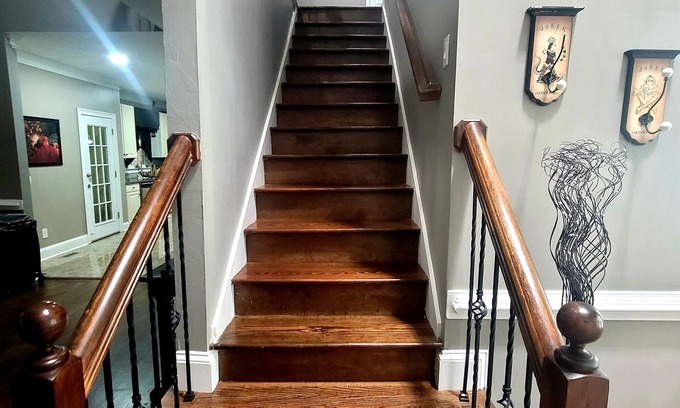 Powder Springs House | Modern executive 6 bedroom home with pool table.