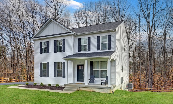 Livingston House | Modern Family Home 2 Mins To Lake Anna
