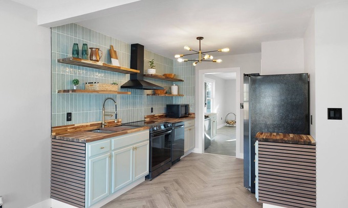 Harrington House | Modern Family Retreat – Roomy, Chic, and Close to DE Turf, Casino & the Beaches!