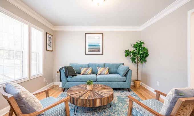 Decatur House | Modern Farmhouse Stay in Decatur
