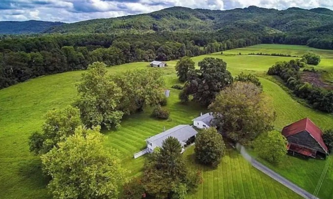 Elgin House | Modern Farmhouse Near Windrock