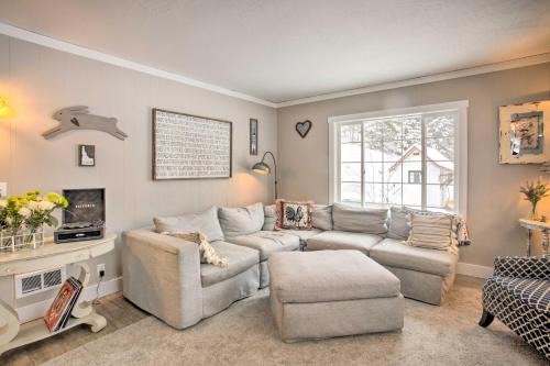 Coeur d'Alene House | Modern Farmhouse with Movie Room - 6 Mi to Lake!