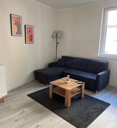 Humboldt - Gremberg Apartment | Modern Flat for 3 Guests Near City and Transport