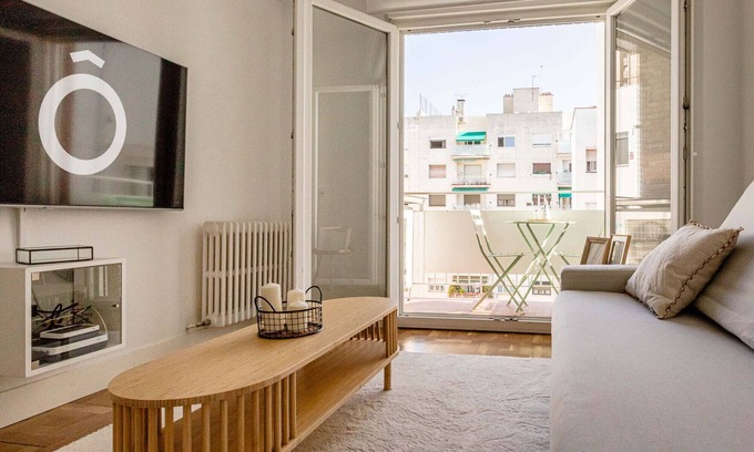 Ibiza Apartment | Modern Flat in front of Retiro Park by Sharing Co