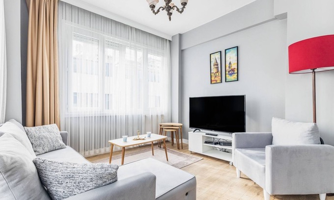 Moda Apartment | Modern Flat w Balcony in the Heart of Kadikoy