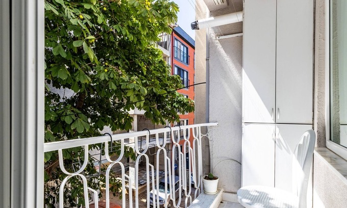 Rasimpasa Apartment | Modern Flat w Balcony 2 min to Marmaray in Kadikoy