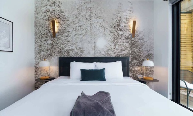 Berkeley Hotel | Modern Flat w/Mtn Views & Private Balcony!