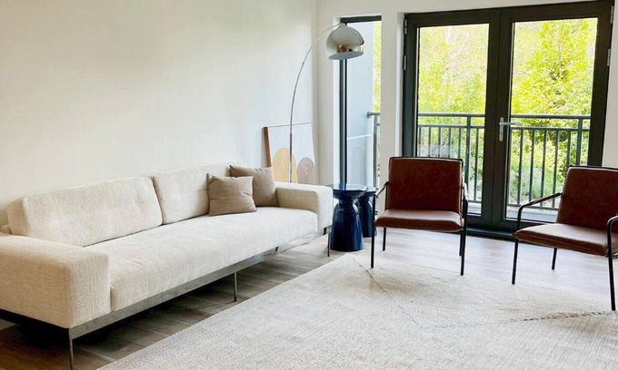 Quincy Apartment | Modern Furnished Apartment in Heart of Quincy