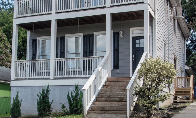 Mechanicsville House | Modern Getaway! Centrally Located & Family Friendly