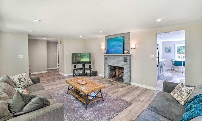 Baring House | Modern Gold Bar Vacation Rental with Mountain View