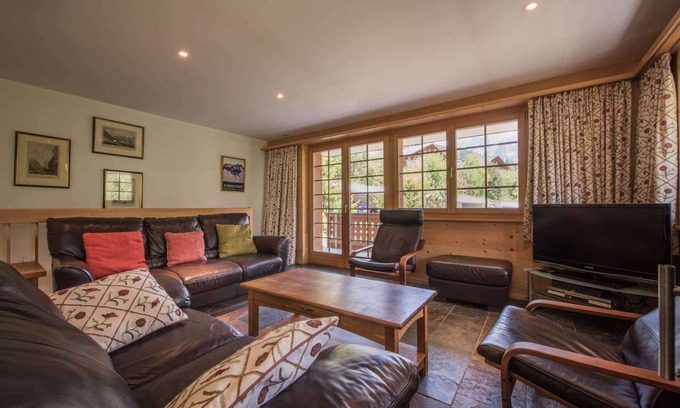 Grindelwald Apartment | Modern, great views and direct train/lift access