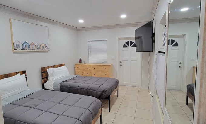 Mango Groves Apartment | Modern guest suite with adorable outdoor lounge!