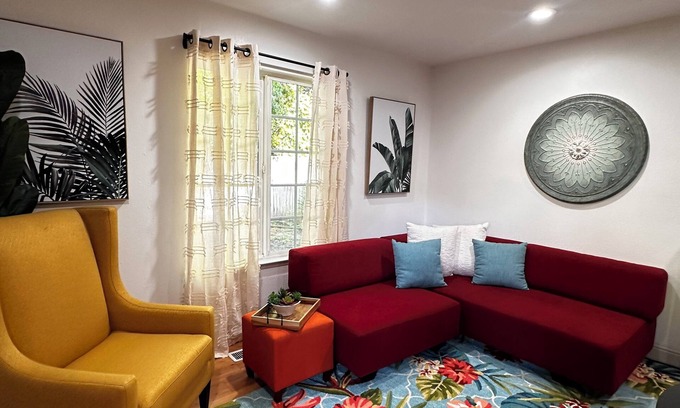 Chico House | Modern Guesthouse W/Tennis Court & Swimming Pool! Short walk to Bidwell Park!