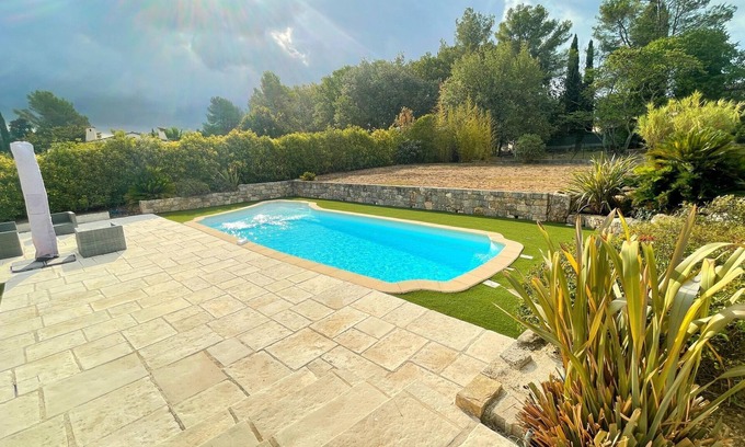 Les Baraques House | Modern holiday home with private pool
